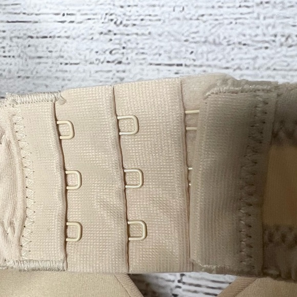 Maidenform Nude Self Expressions Wireless Multi-way T-Shirt Bra Size 40DD - Picture 10 of 12